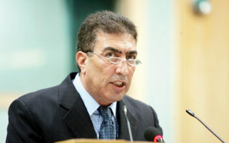 الطراونة: العقوبات يجرم النواب الذين يخفون جنسياتهم الأخرى