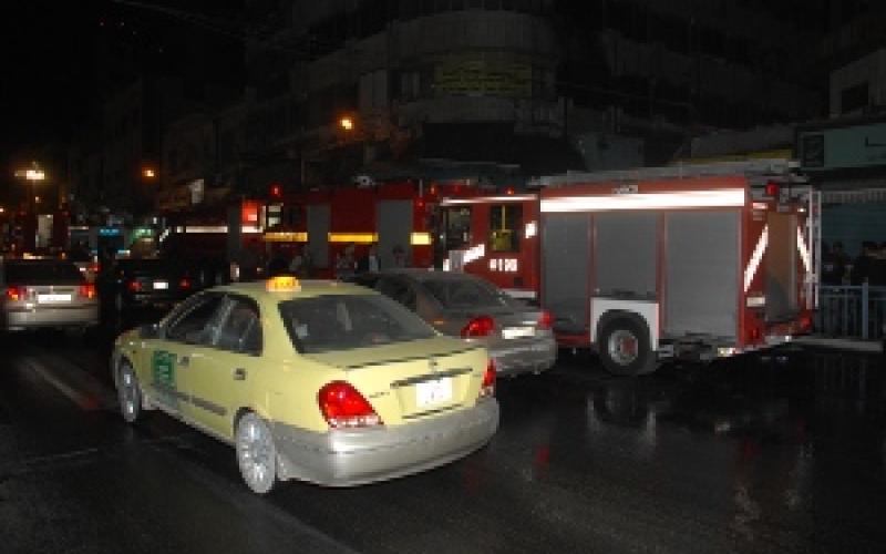 إخماد حريق مخيطة في وسط البلد