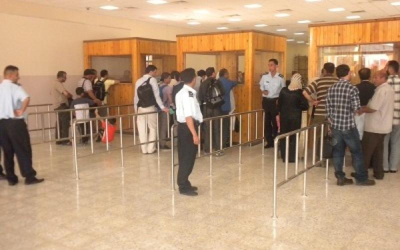 معاناة طلبة عالقين على الجانب الإسرائيلي من جسر الملك حسين