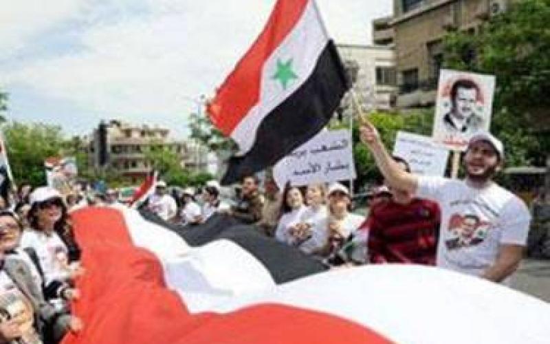 السفير الأردني بدمشق: محتجون يمزقون العلم الأردني