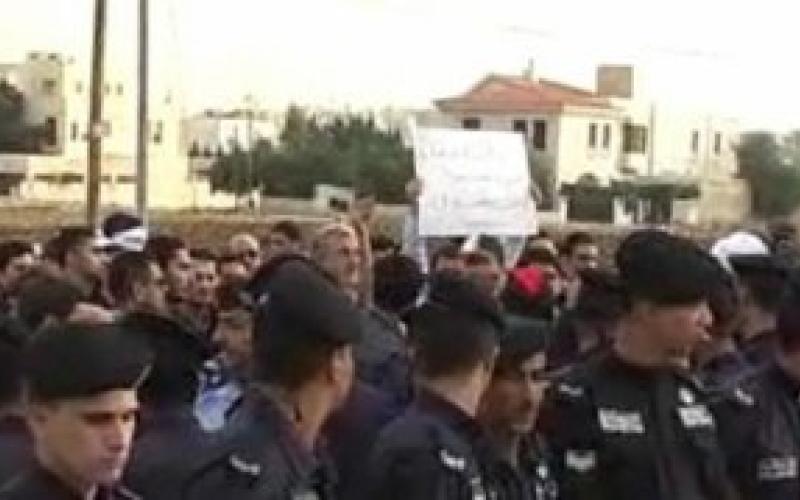 تعزيزات أمنية في محيط السفارة السورية بعد دعوات لاقتحامها