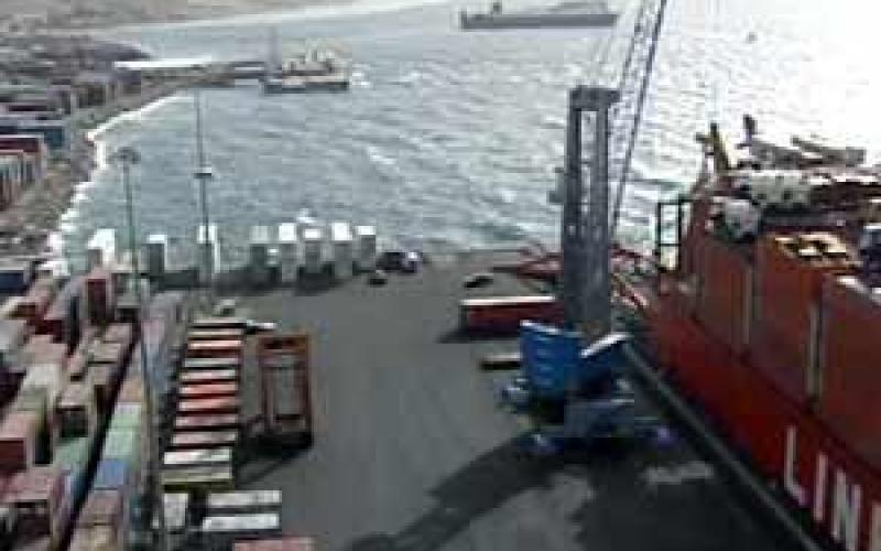 شلل تام بميناء العقبة بعد إضراب شامل للعمال