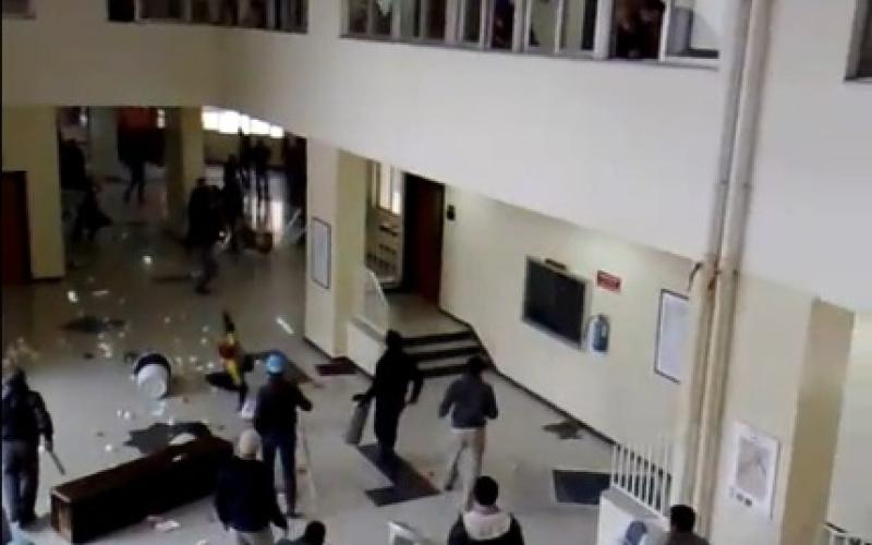 اعتصام أمام الرئاسة: لا للعنف الجامعي نعم للحريات الطلابية