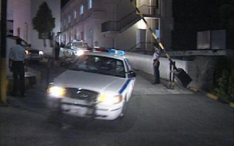 القبض على مطلوب بأكثر من 40 قضيه