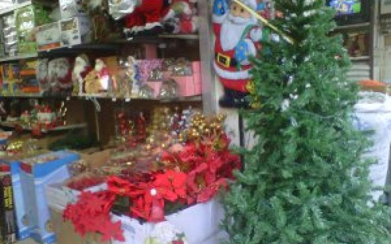 الكساد يطال زينة عيد الميلاد