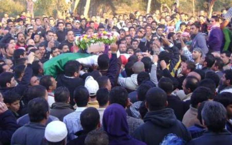 عائلة العزايزة تتسلم تقرير وفاة نجلهم خلال اليومين المقبلين