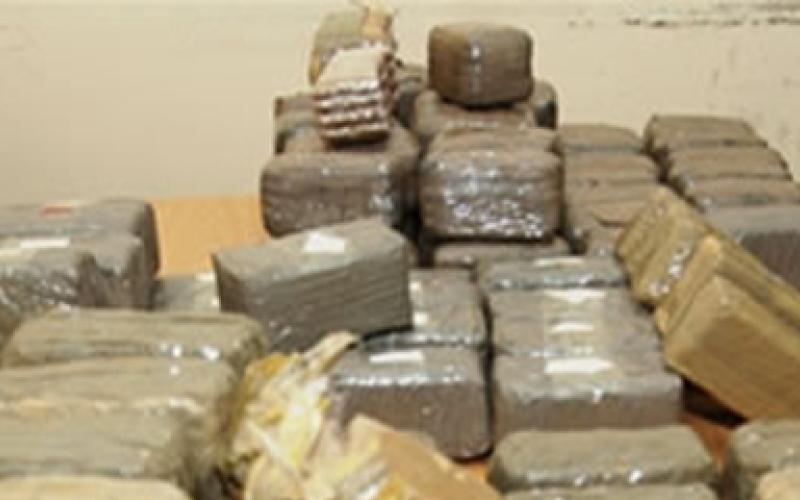 ملاحقة شاحنة تحمل كمية من الحشيش