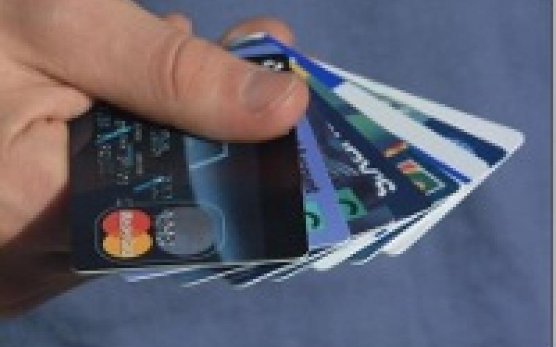القبض على 3 آسيويين حاولوا الاحتيال على محل مجوهرات