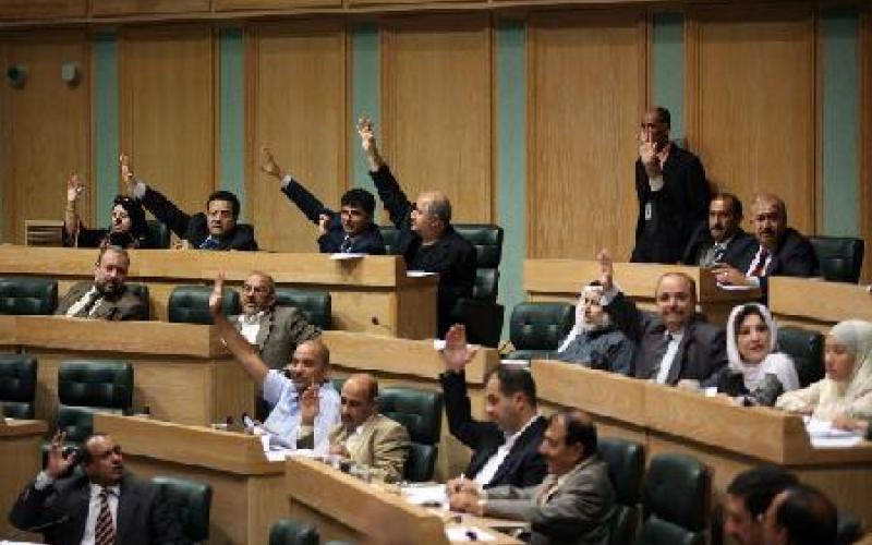 التصويت على الموازنة الثلاثاء وانزعاج نيابي لوقف التعيينات