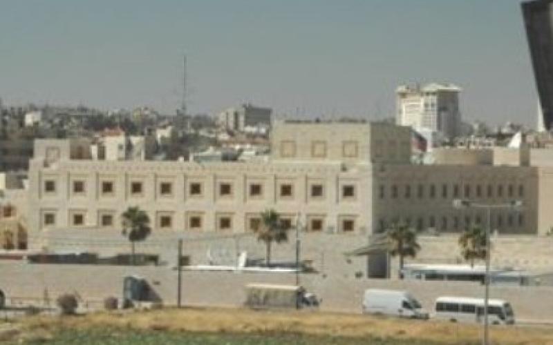 8 سيارات من السفارة الأمريكية للتنمية الاجتماعية بـ70 ألف دينار