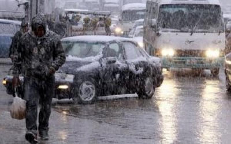 طقس ماطر وثلوج فوق المرتفعات