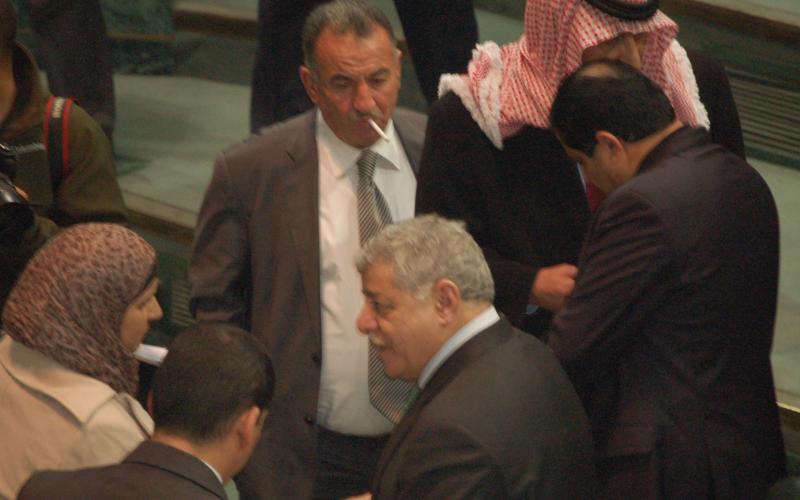 فيديو:النواب يلزم بإجراء الانتخابات البلدية خلال 6 أشهر