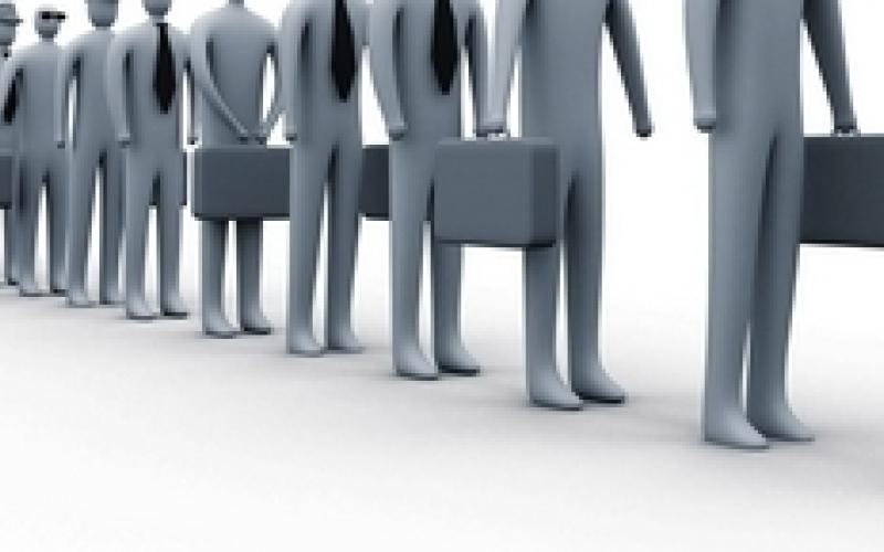 تعيين موظفين بلا مؤهلات