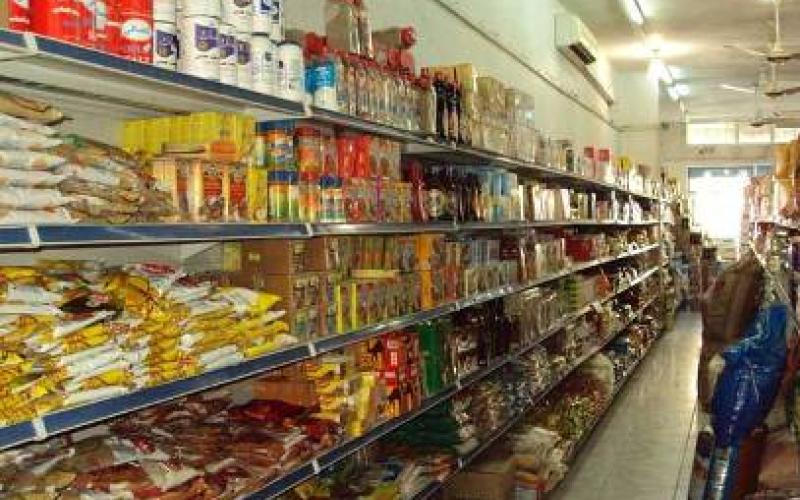 تجار المواد الغذائية: فروق الأسعار بين الاستهلاكية والأسواق لا تتجاوز 5%