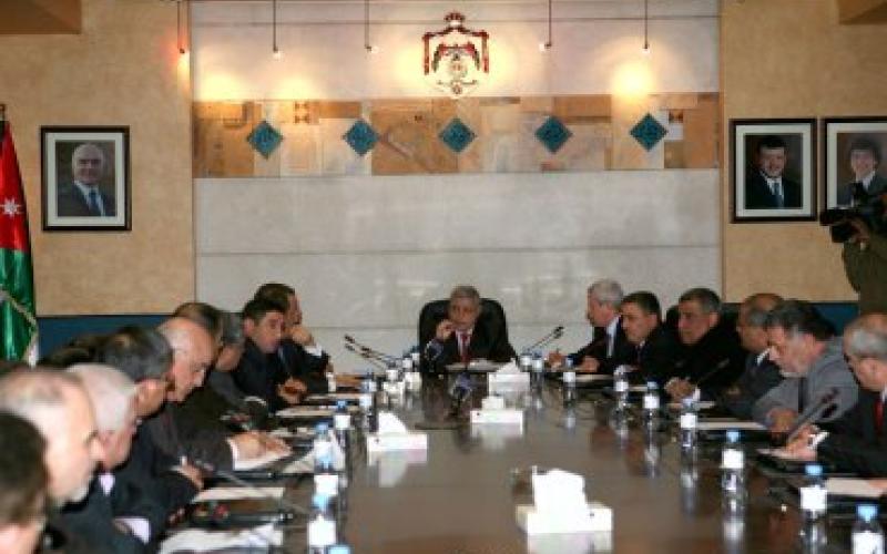 النقابات تدعو الحكومة الى تبني نظام انتخابي يجمع بين 89 والقائمة 