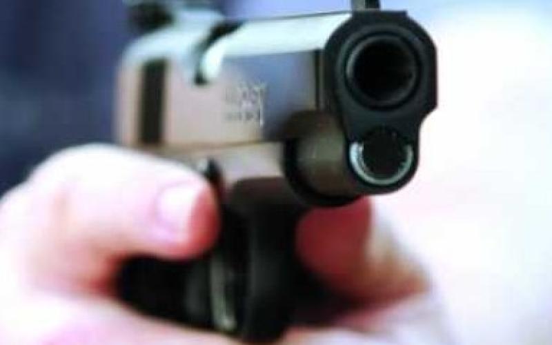 المفرق: إصابة شخص بتبادل نار مع الأمن