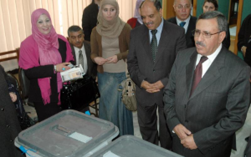 الصوراني ينتقد التسرع في إجراء انتخابات المعلمين والجراح يدافع