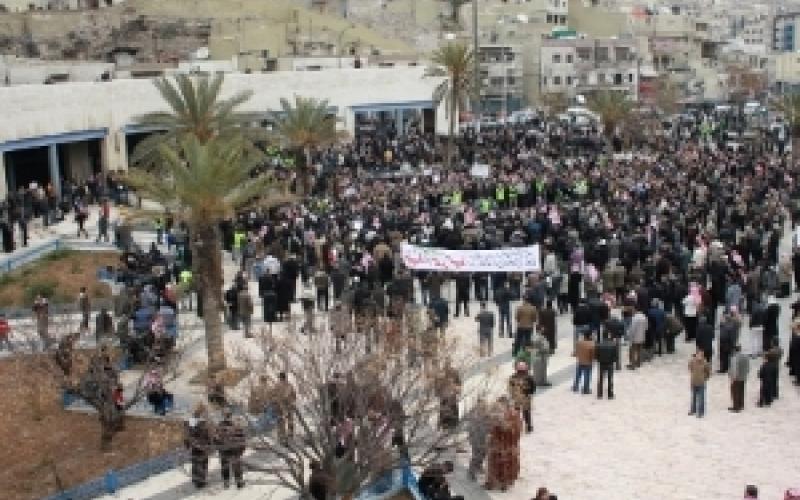 500 موظف في الأمانة يعتصمون احتجاجا على الفساد