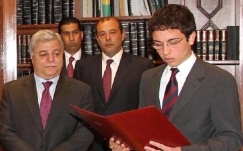 ما هي صلاحيات نائب الملك ؟؟