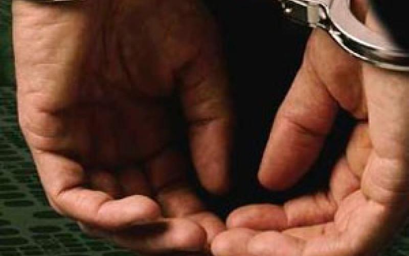 القبض على 3 عرب قتلوا آخر وسرقوا 1200 دولار