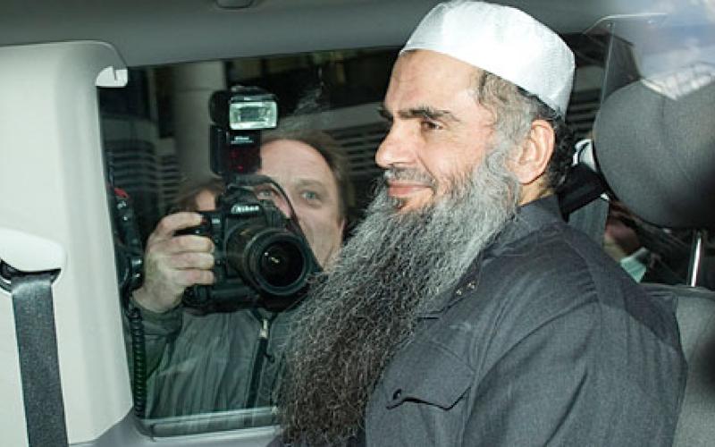 مسؤولة بريطانية: واثقون من محاكمة عادلة لأبي قتادة في الأردن 