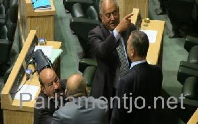 فيديو: النواب يقرر التبرع للخزينة بـ15% من رواتب أعضائه