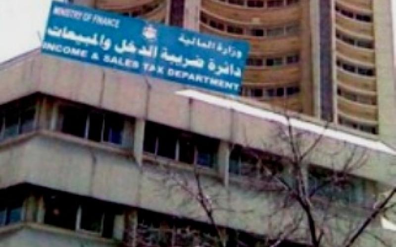 المبيعات والدخل تستعد لاستيفاء زيادة الضرائب وتجار يتخوفون 