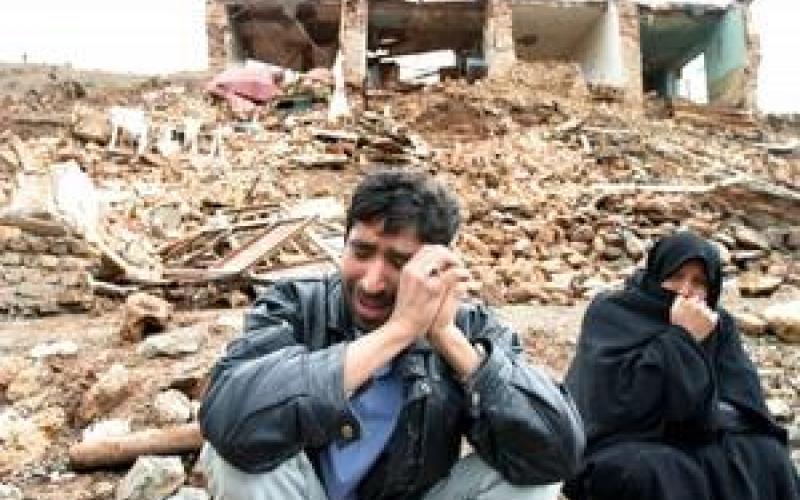 مقتل 250 واصابة 1800 في زلزالين بايران