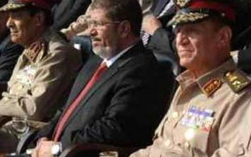 مرسي يحيل طنطاوي وعنان للتقاعد