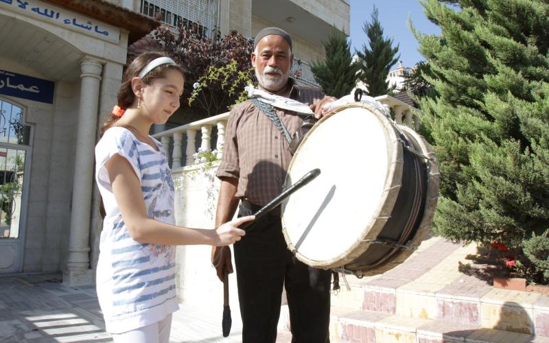 مسحر يودع رمضان – عدسة نادر داود 