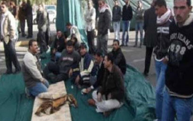 العاملون في الموانئ يستمرون بإضرابهم بعد فشل لقائهم مع الإدارة