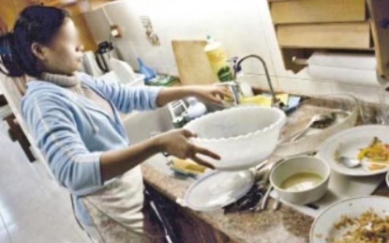 مطالبات بانضمام عاملات المنازل للنقابات العمالية 