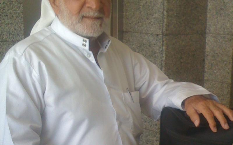 ابو شاكر.. تسعيني يمتهن صناعة الفرح 