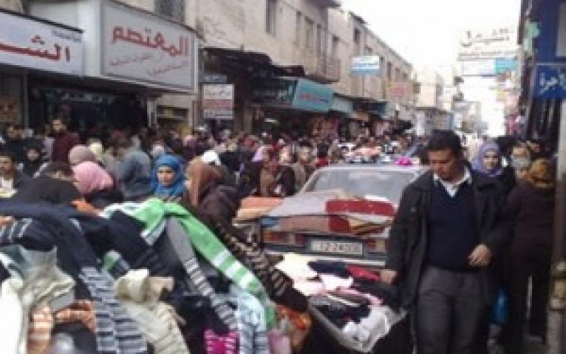 وادي السير: اصحاب البسطات يحرقونها احتجاجا