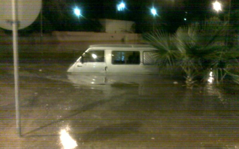 مع بداية موسم المطر، العقبة تتعرض لفيضان 