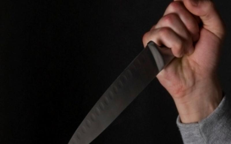 طعن شاب برقبته خلال مشاجرة في مؤتة 