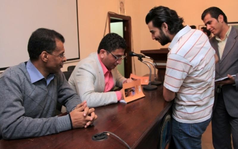 توقيع "كمائن الخيال" للشقيري