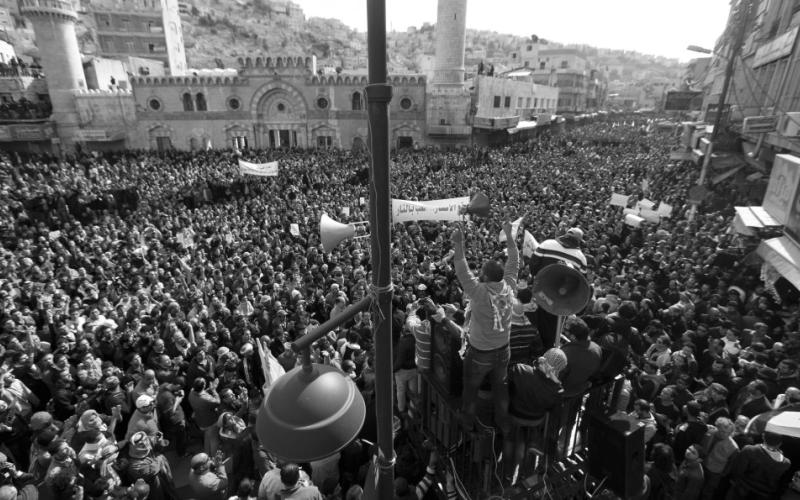 الاحتجاج على رفع الاسعار.. الصخب و الهدوء 