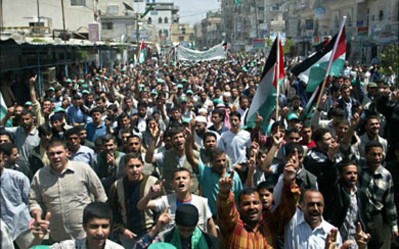 مشاركة اللاجئين السوريين في الحراك بين الاتّهام وردّه- صوت