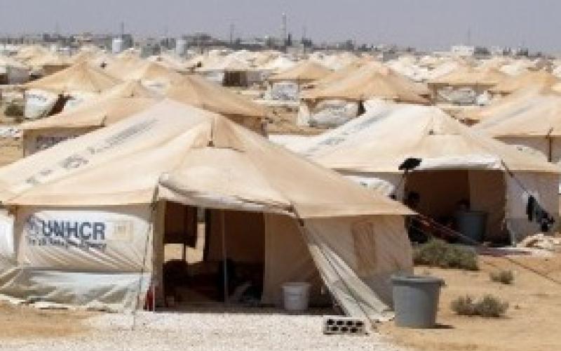 اصابة لاجئة وطفلتها باحتراق خيمة في الزعتري 