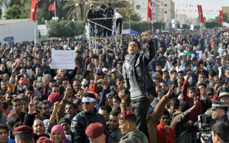 في ذكرى الثورة… سيدي بوزيد تستقبل المرزوقي بالحجارة
