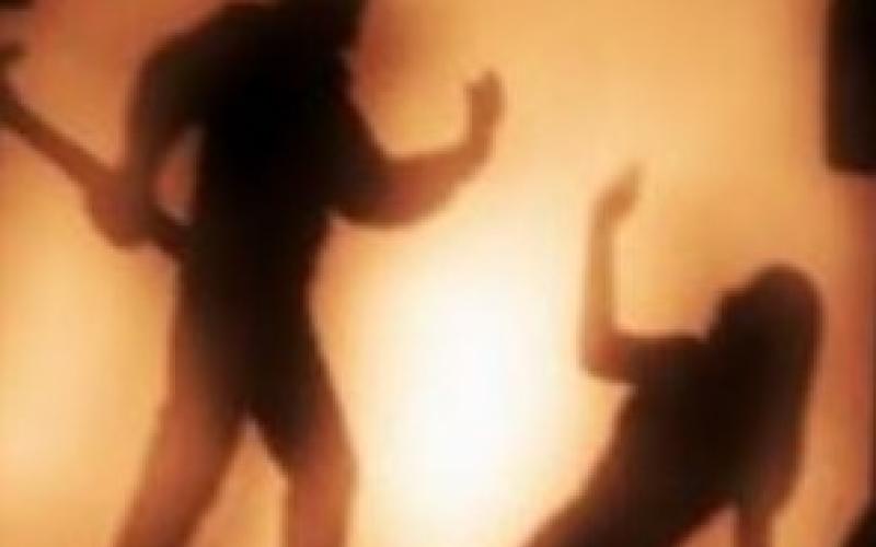 صحفيون ونشطاء يراجعون التغطيات الإعلامية لحوادث قتل النساء 