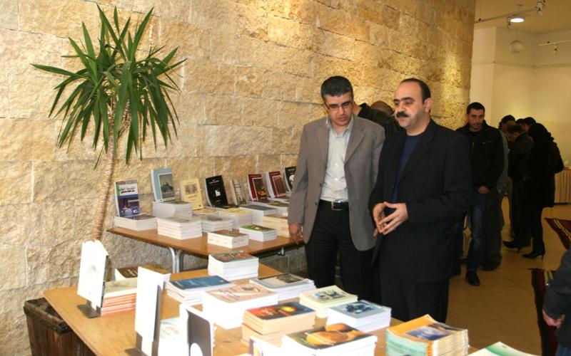 معرض للكتاب بـ "الأشرفية الثقافي