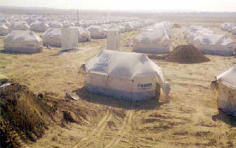 اللاجئون في الزعتري يبتهلون لله ان لا يسقط الثلج 