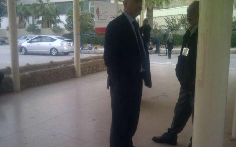 المرشح عامر قاقيش عن المقعد المسيحي في الدائرة الثالثة داخل مركز الاقتراع - عدسة حنان خندقجي 