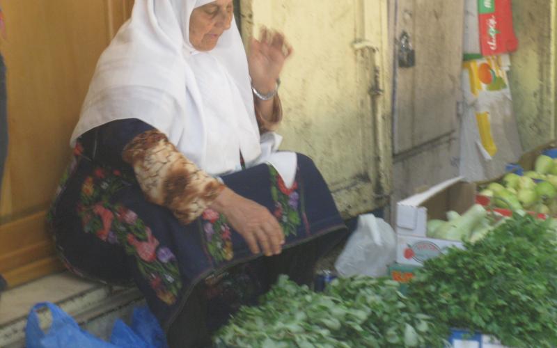 85 بالمئة من المقدسيات عاطلات عن العمل