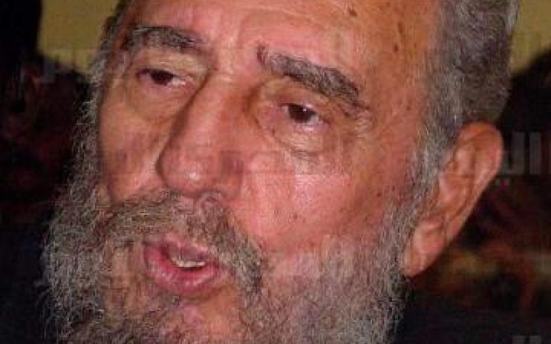 «كاسترو» يدلي بصوته في الانتخابات التشريعية