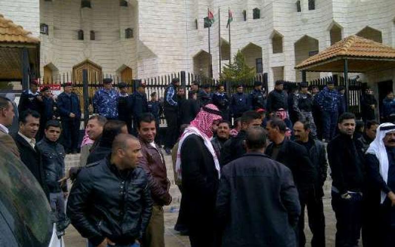 اعتصام أمام العدل مع أولى جلسات الطعن بنيابة الرواشدة