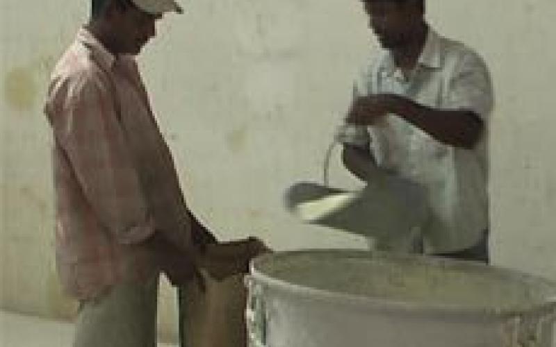 ضبط 11 طن حليب وأغذية أطفال منتهية الصلاحية