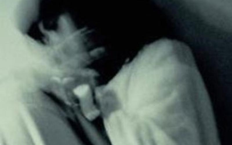 الكرك: انتحار سيدة حامل ووفاة طفل بغصة حليب 